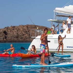 Private Catamaran Tour to Lobos Island (10:00)