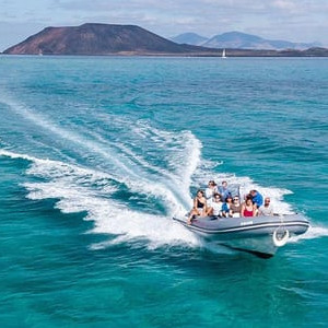 Lobos Island Round-Trip Speedboat Ride (14:15)